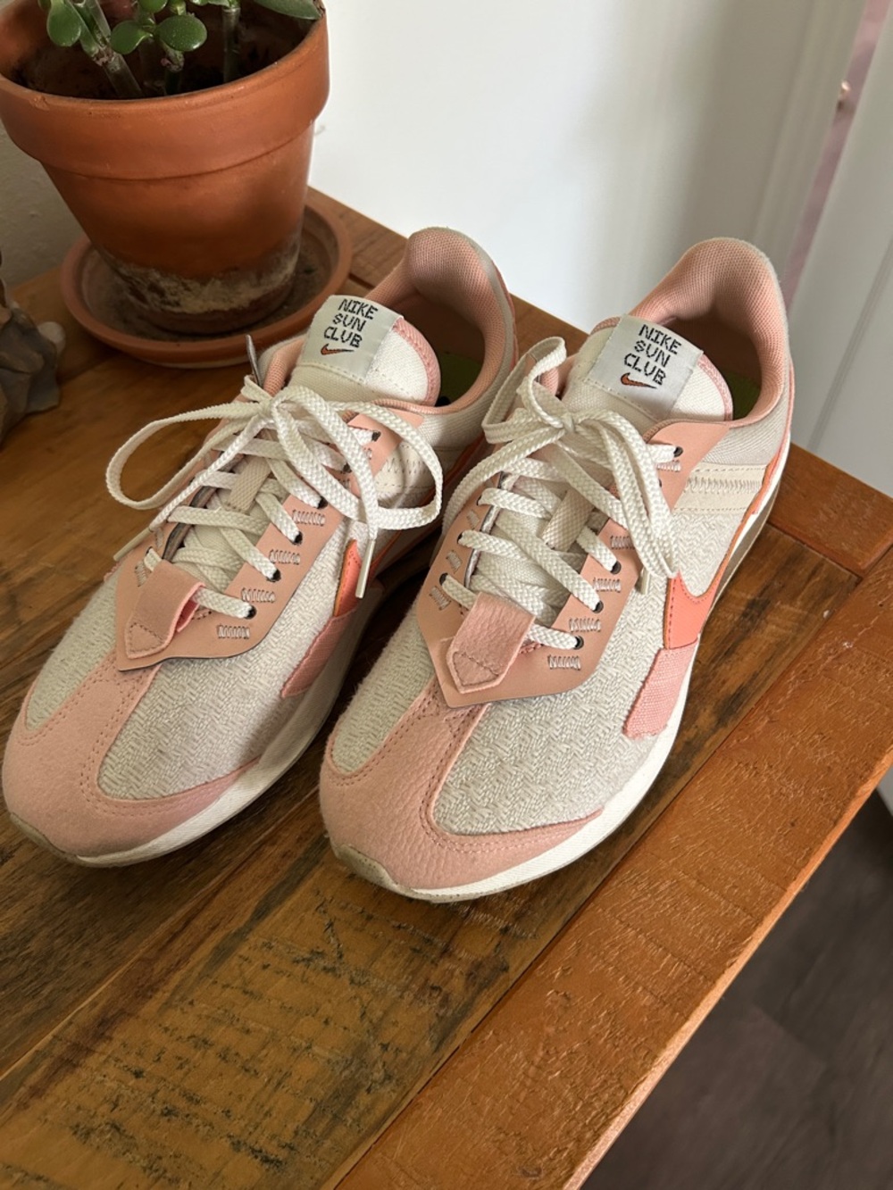 Nike Women’s Pink/White sun club Sneakers
